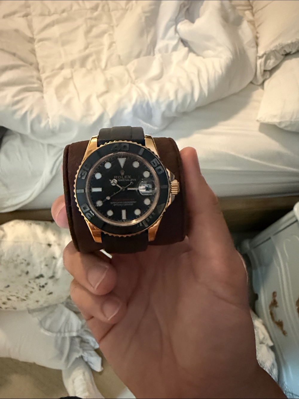 Seiko Black Dial Gold-Tone Case Men's Watch with Black Bezel and Strap/ open to